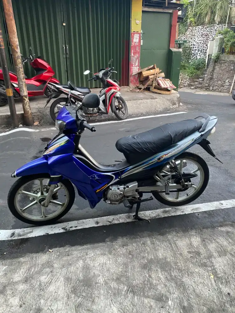 Dijual motor Yamaha Jupiter z tahun 2005 mesin Alus motor sehat