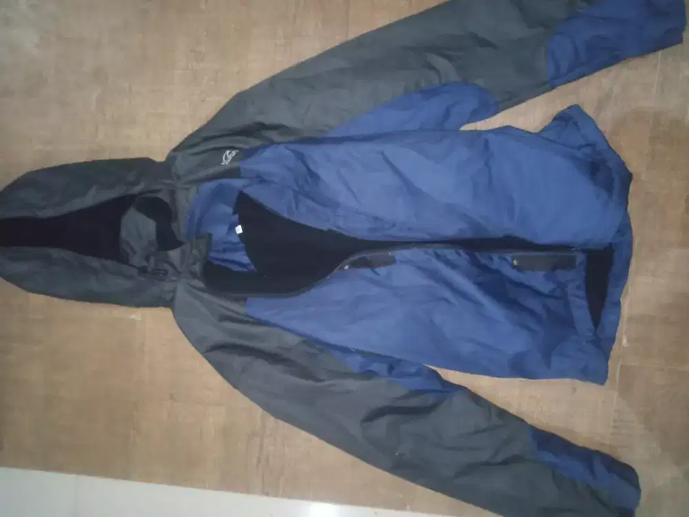 Jaket gunung kilimanjaro size L
