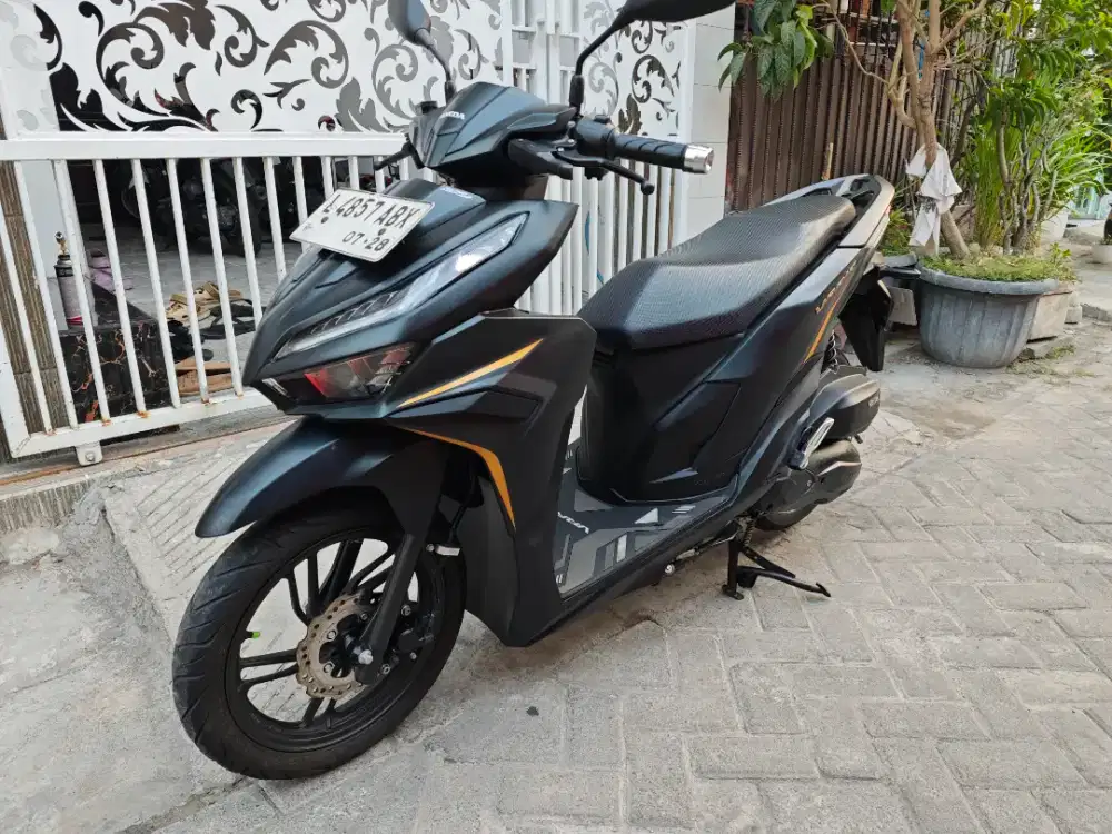 Jual vario 125 2023 km 25 istimewa samsat manyar