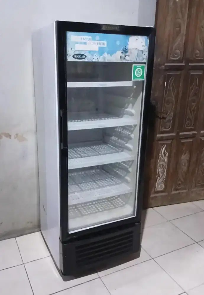 Showcases normal dingin