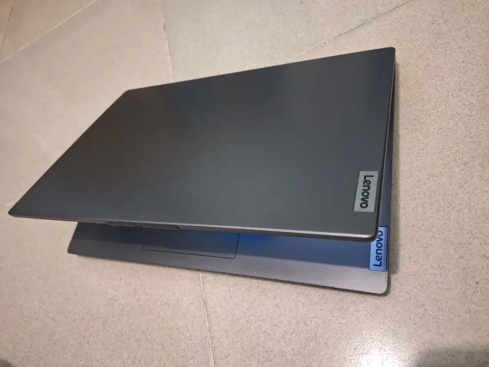 Bismillah di jual laptop lenovo slim core i3gen11 ram 8gb siap pakai