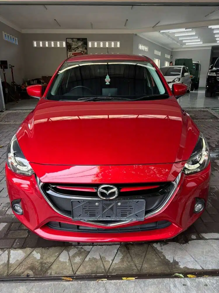 Mazda 2 R 2016 AT LOW KM