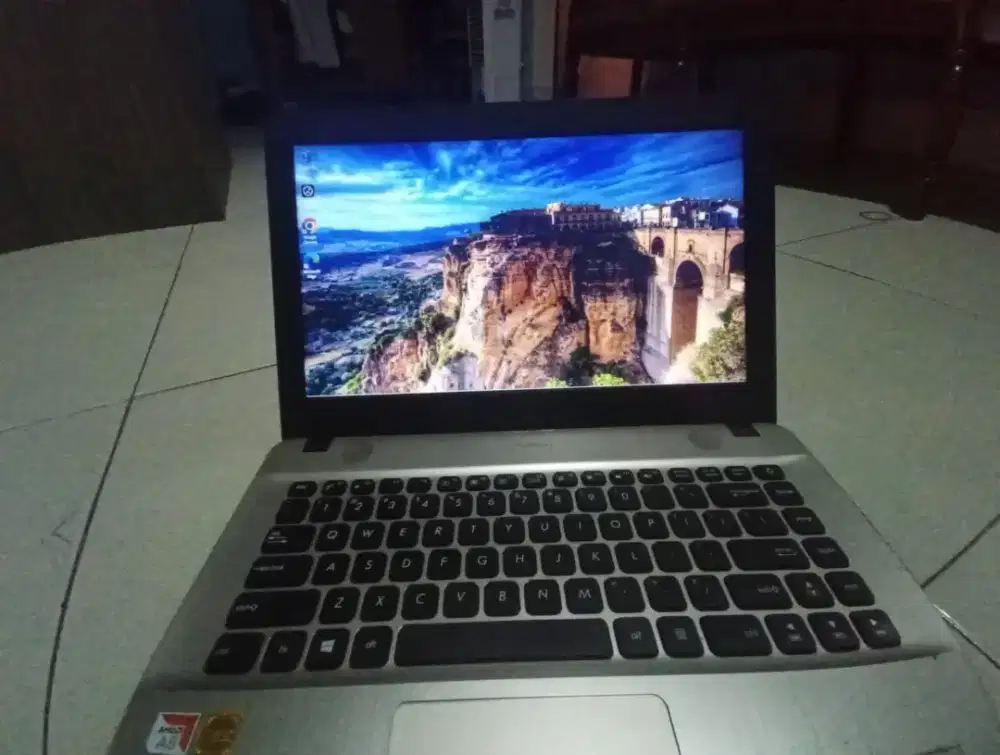 Asus X441 laptop