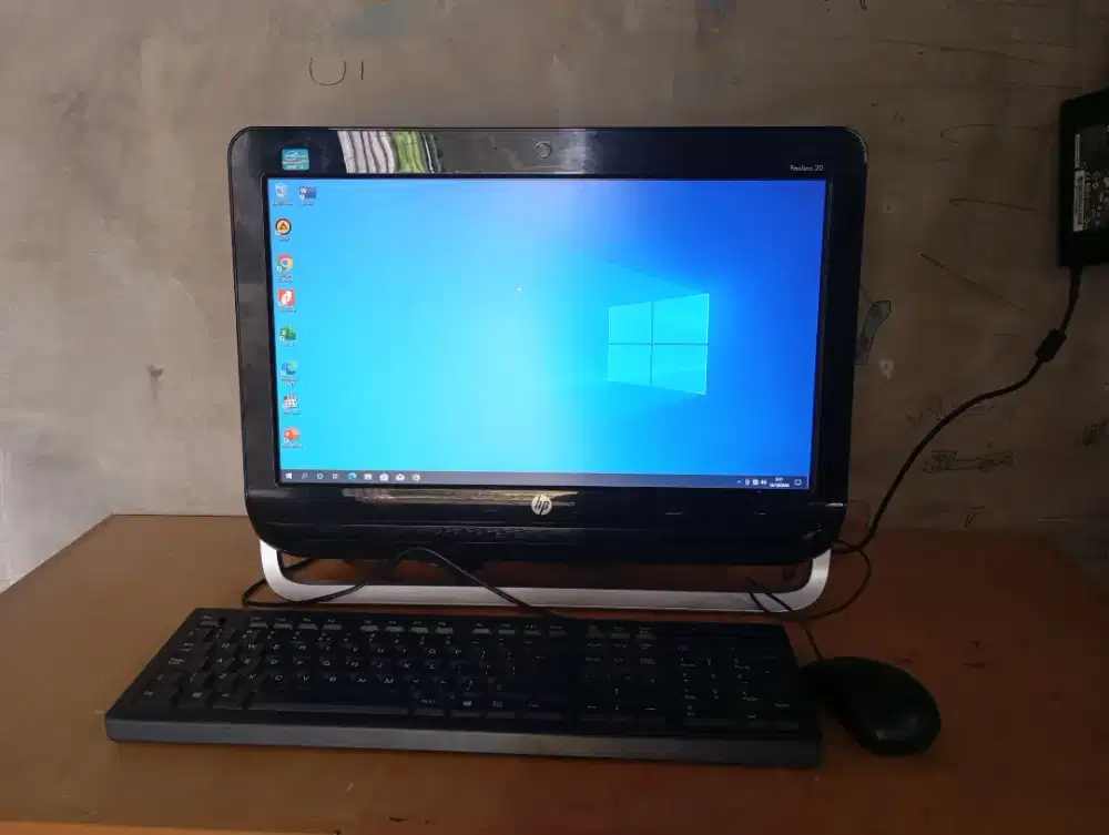 Komputer aio Hp pavilion 20 core i3 ram 4GB ssd 128gb layar 20inc