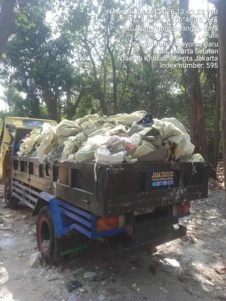 Jasa buang puing dan sampah