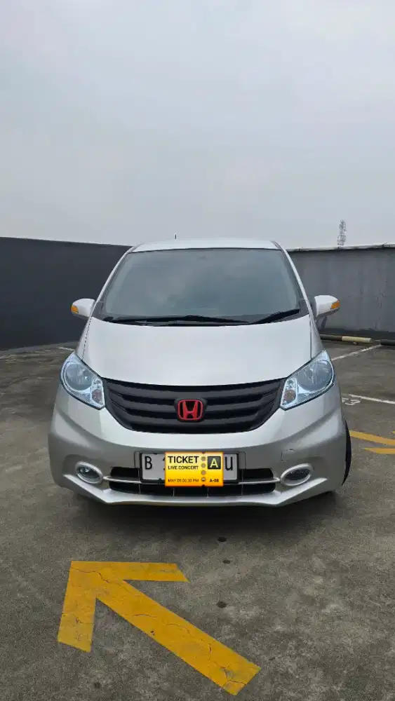 HONDA FREED PSD 2014 WARNA SILVER