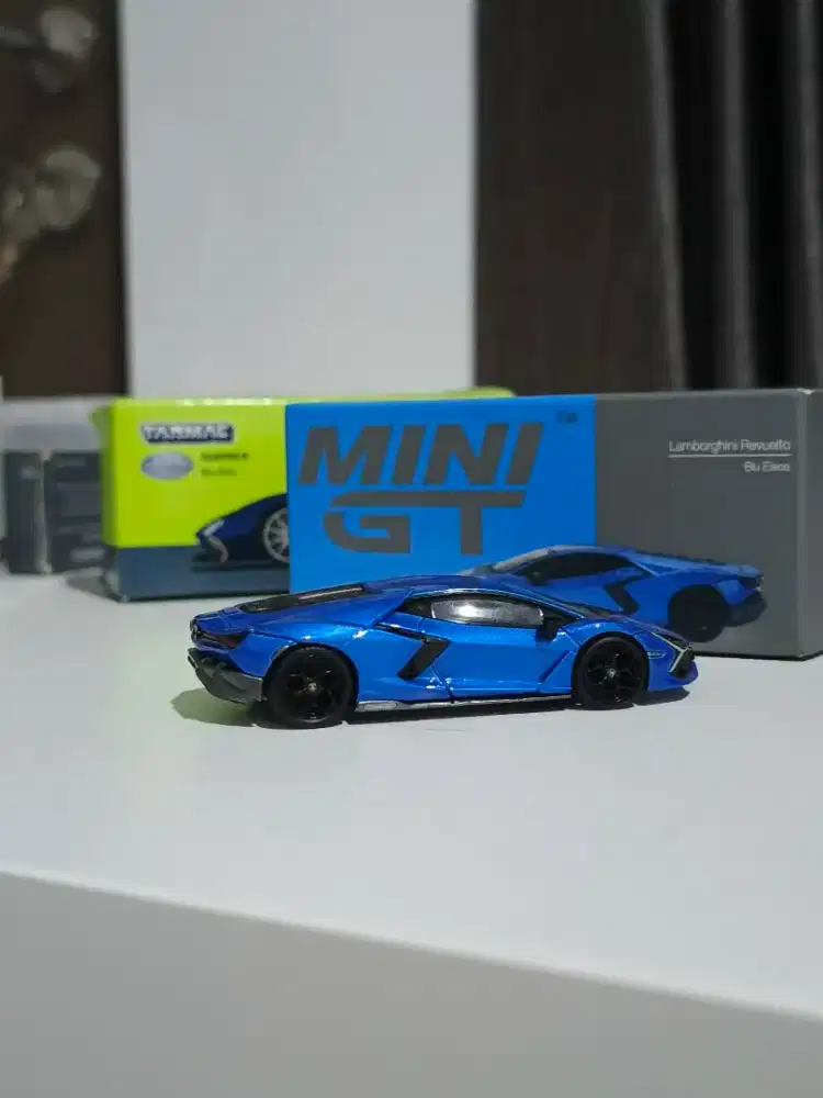 Mini Gt Lamborghini Revuelto warna Blu Eleos