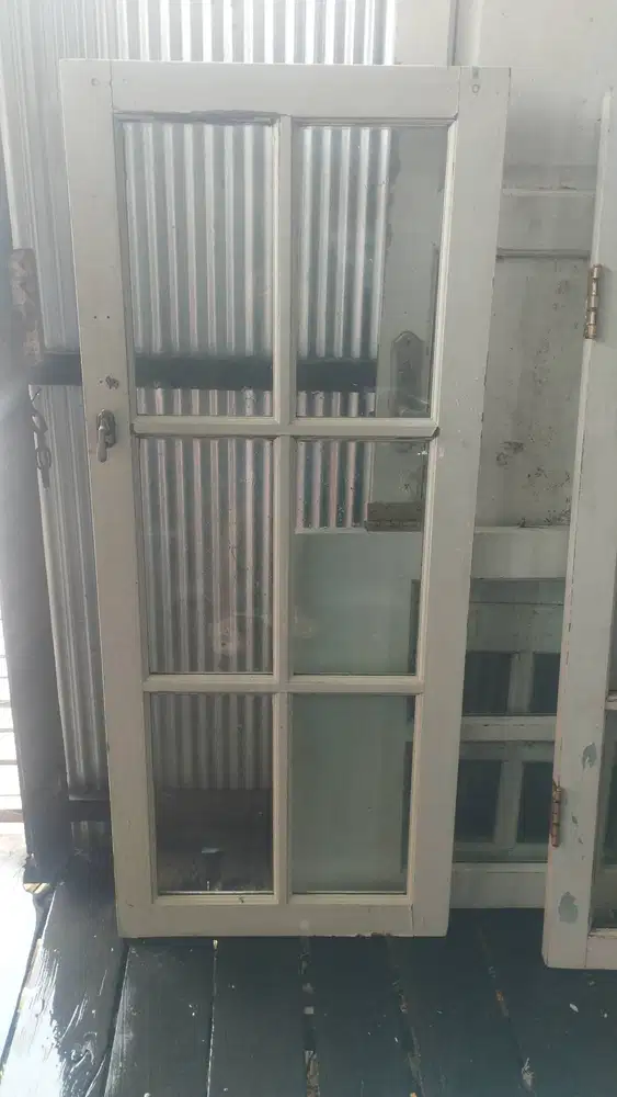 pintu dan jendela