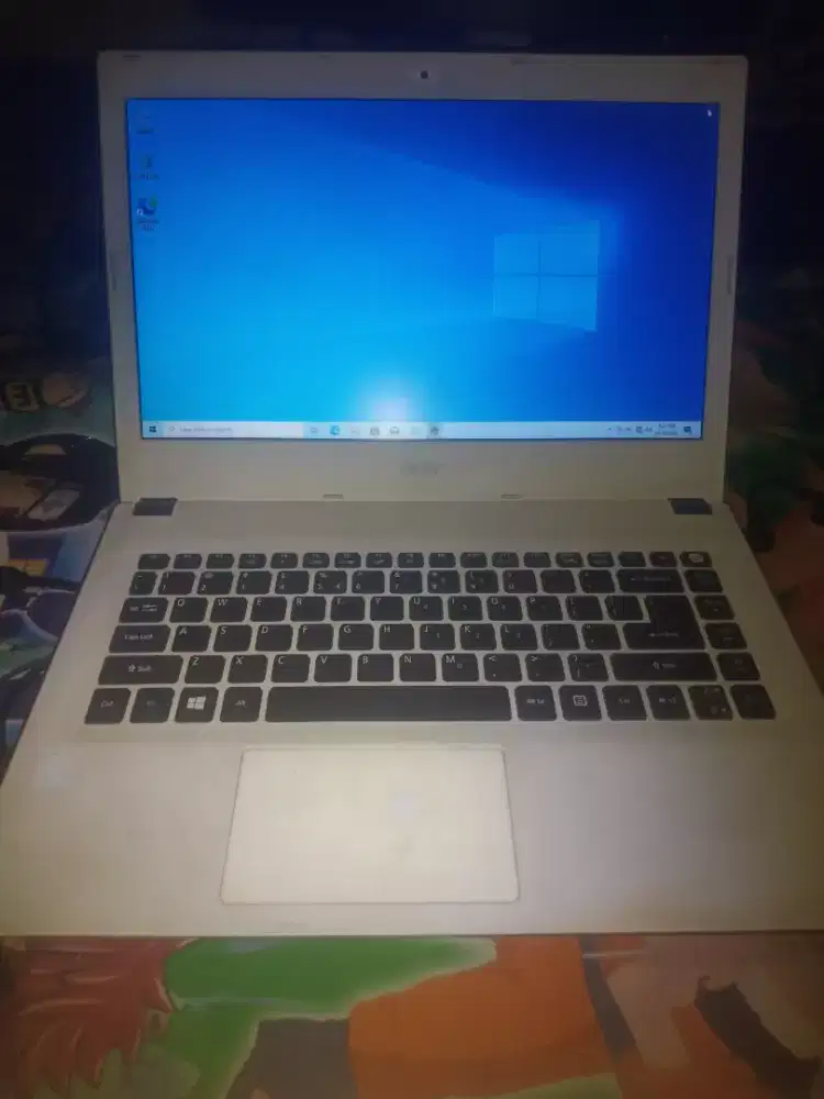 laptop acer e5-473 core i3 gen5 (BACA DESKRIPSI)