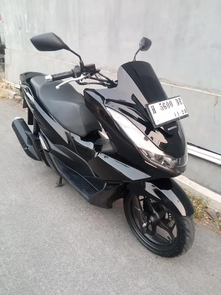 Honda PCX 160 2023 Hitam glossy