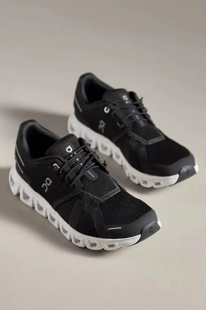 Sepatu On Cloud Black White Size 38 EUR 24 JPN Woman Lightly Used