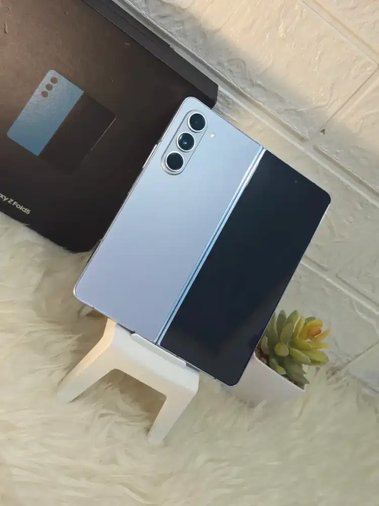 Galaxy Z Fold 5 1000GB Blue Bening Bagus