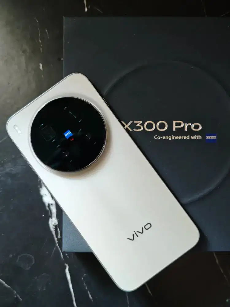 vivo x300 pro 16/512 like new