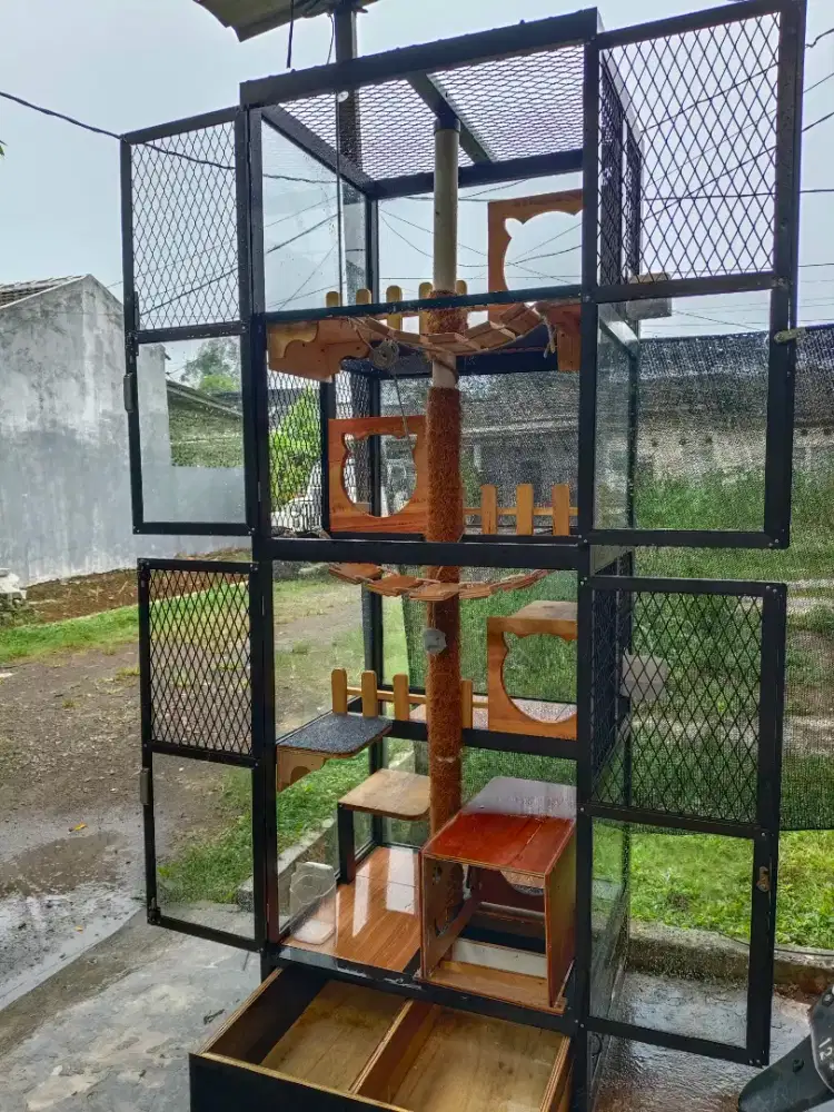 Kandang kucing mewah alumunium