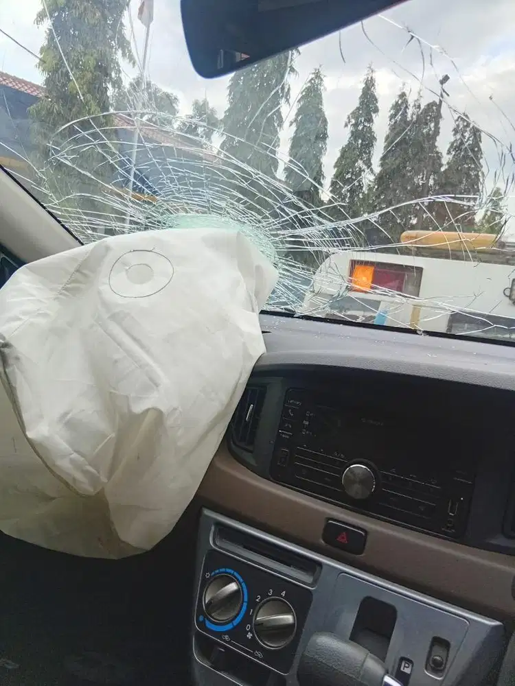 Jual Mobil ada kerusakan Calya AT 2018