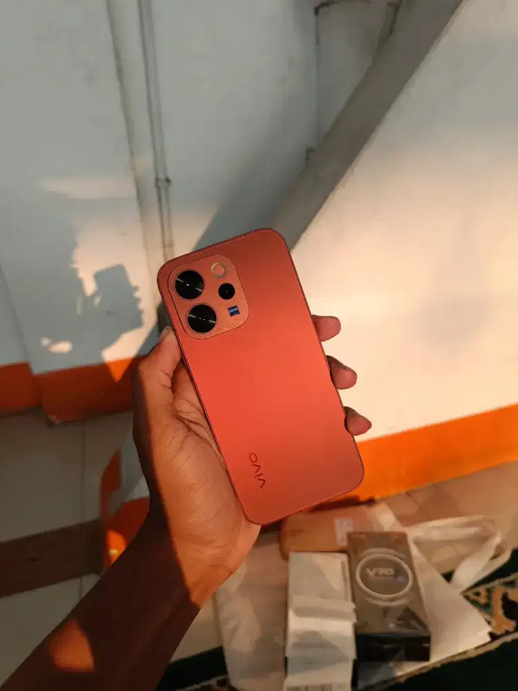 VIVO V70 5G ZEISS RAM 12/256GB FULLSHET SEMUA SAMPAI NOTA