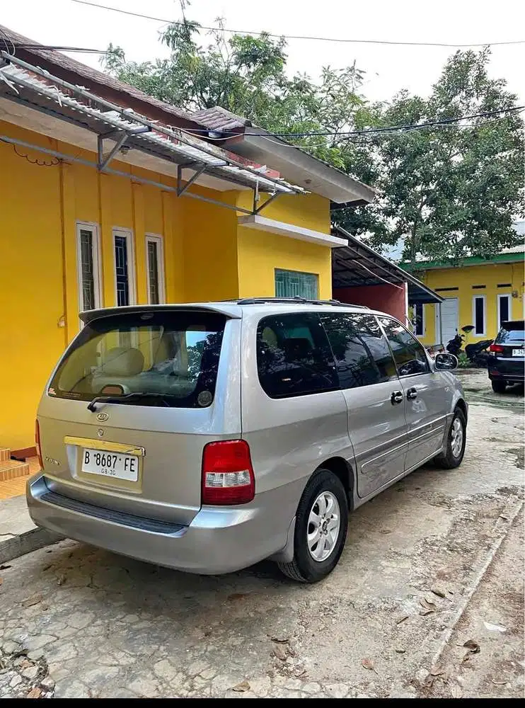 Kia Grand Sedona 2005 Bensin