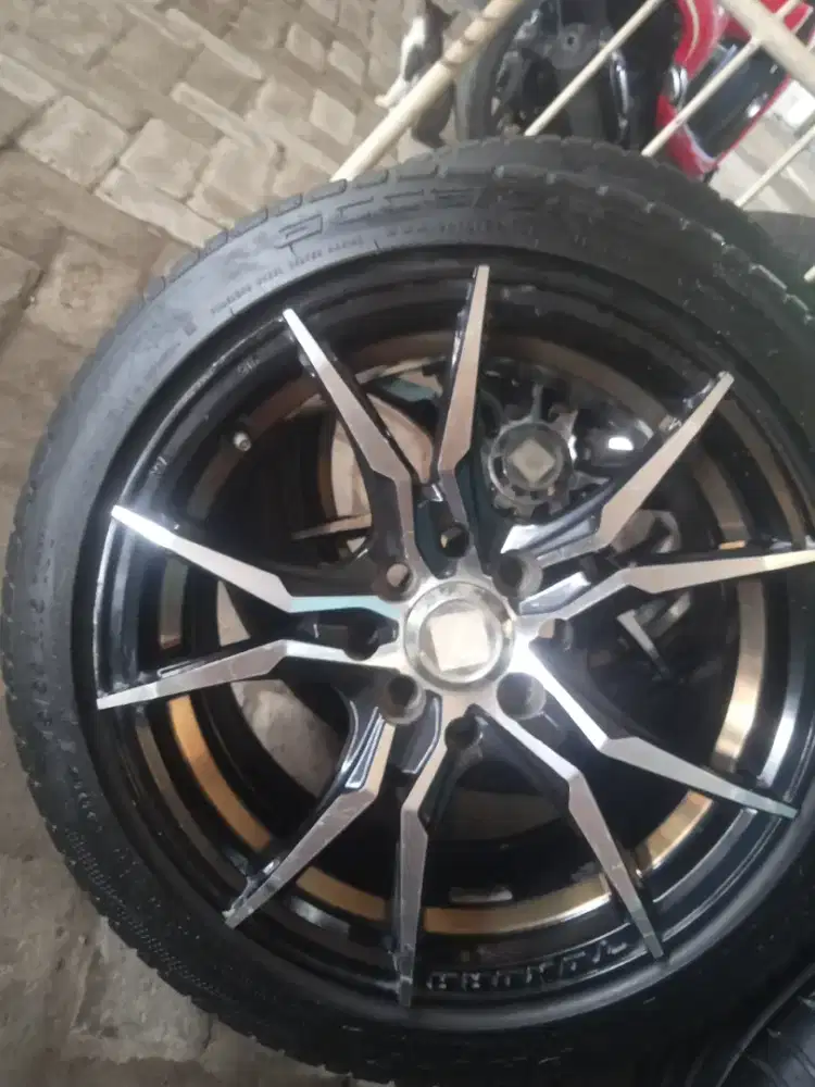 Velg variasi lubang 4