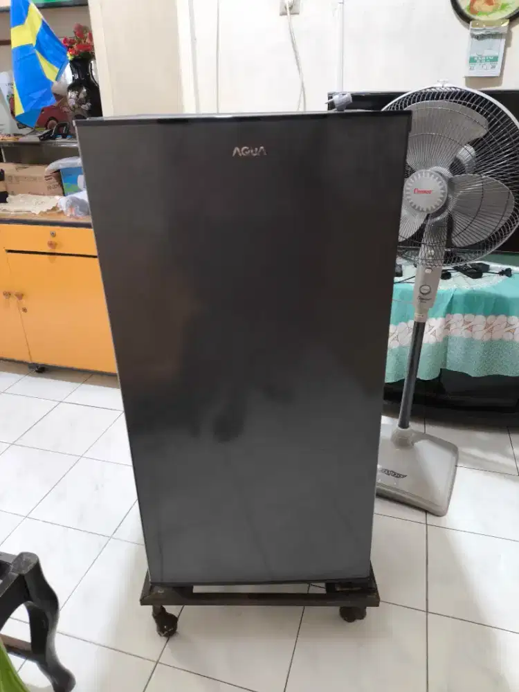 Dijual kulkas 1 pintu kondisi normal