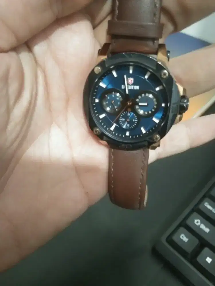 Jam bekas Merk expedition