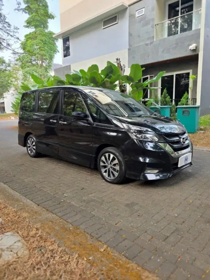 Nissan Serena HWS 2.0 AT 2022