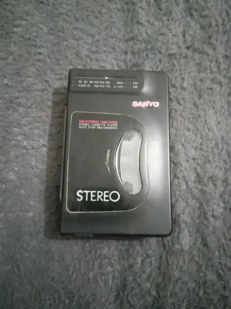 walkman sanyo MGR-701