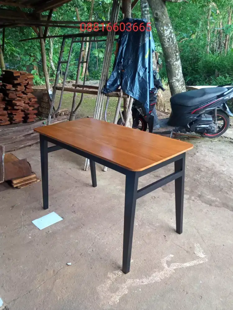 Meja makan dan cafe