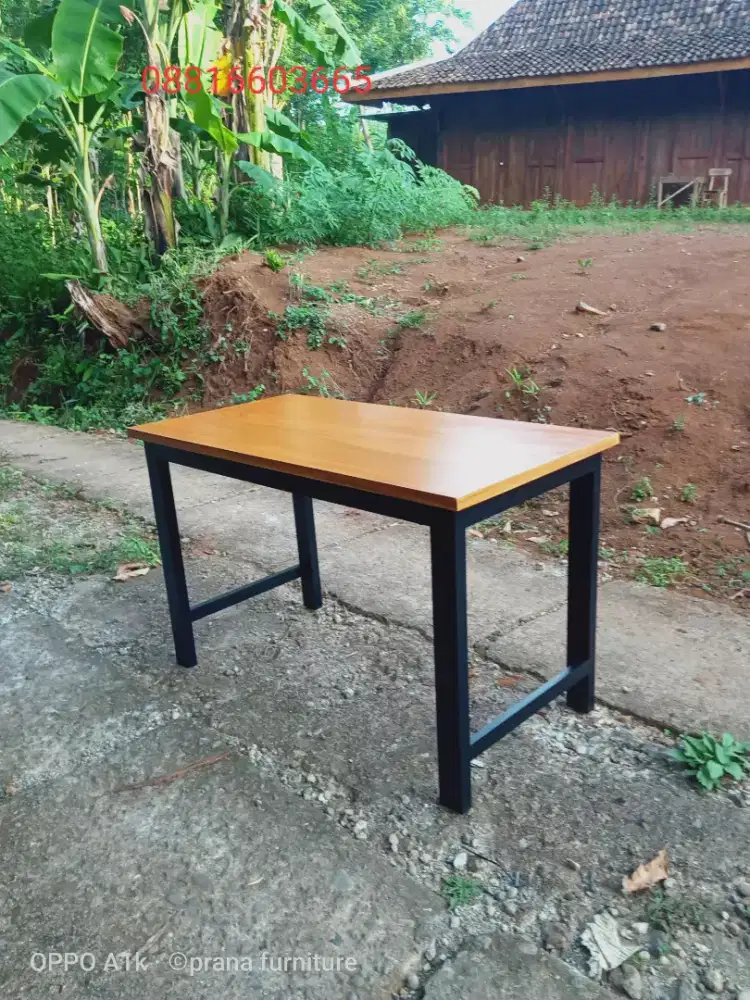 Meja makan dan cafe