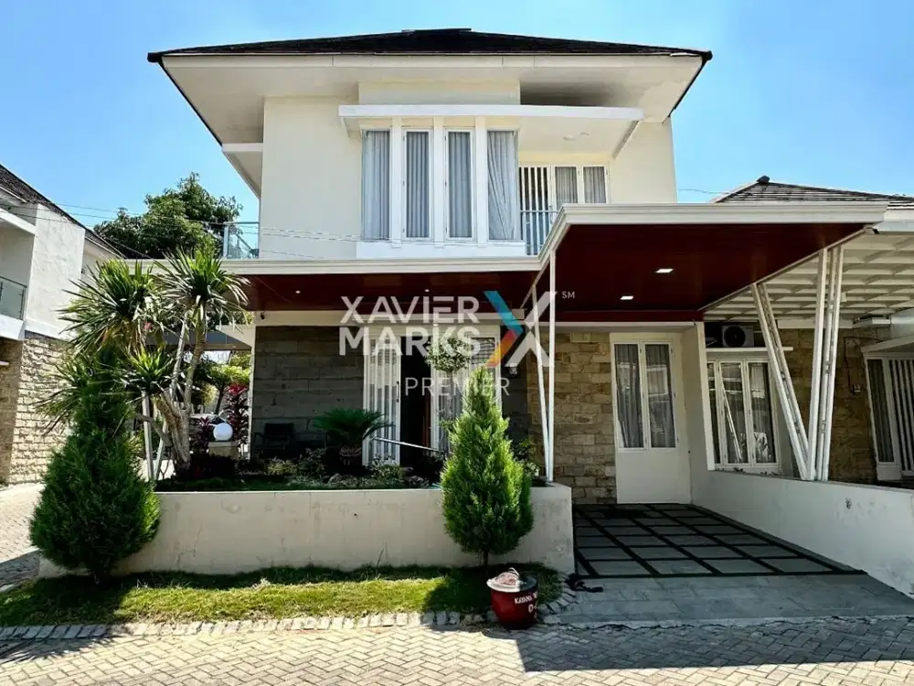 Dijual Rumah 2 Lantai dengan Private Pool di Perumahan Villa Kayana, di Batu