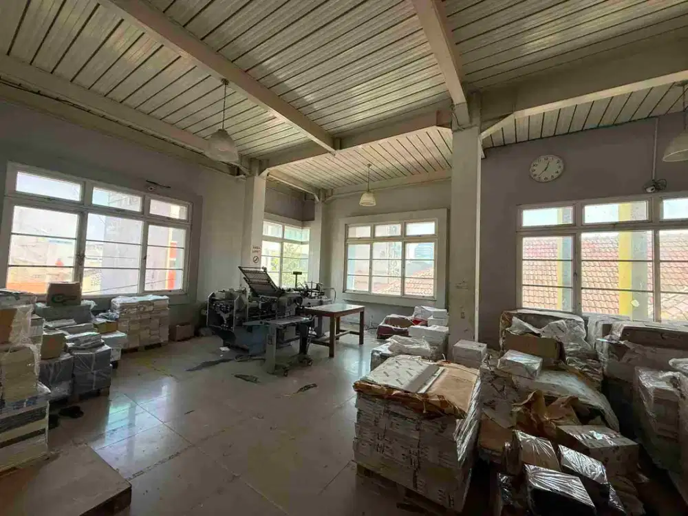 mini Gedung dijual kemayoran jak-pus luas 20,60 x 17,70 m2, 4 lantai, konstruksi baja, plafond 5 m2, lift barang