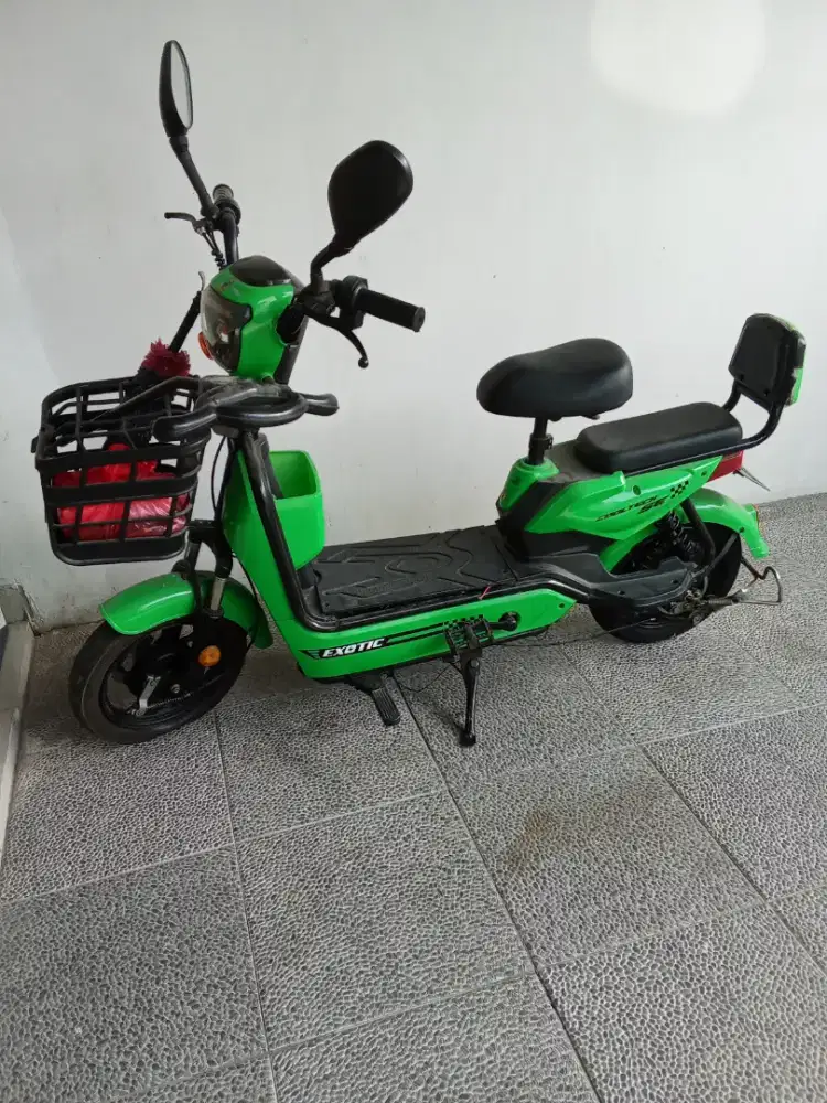 Dijual sepeda listrik exotic warna hijau
