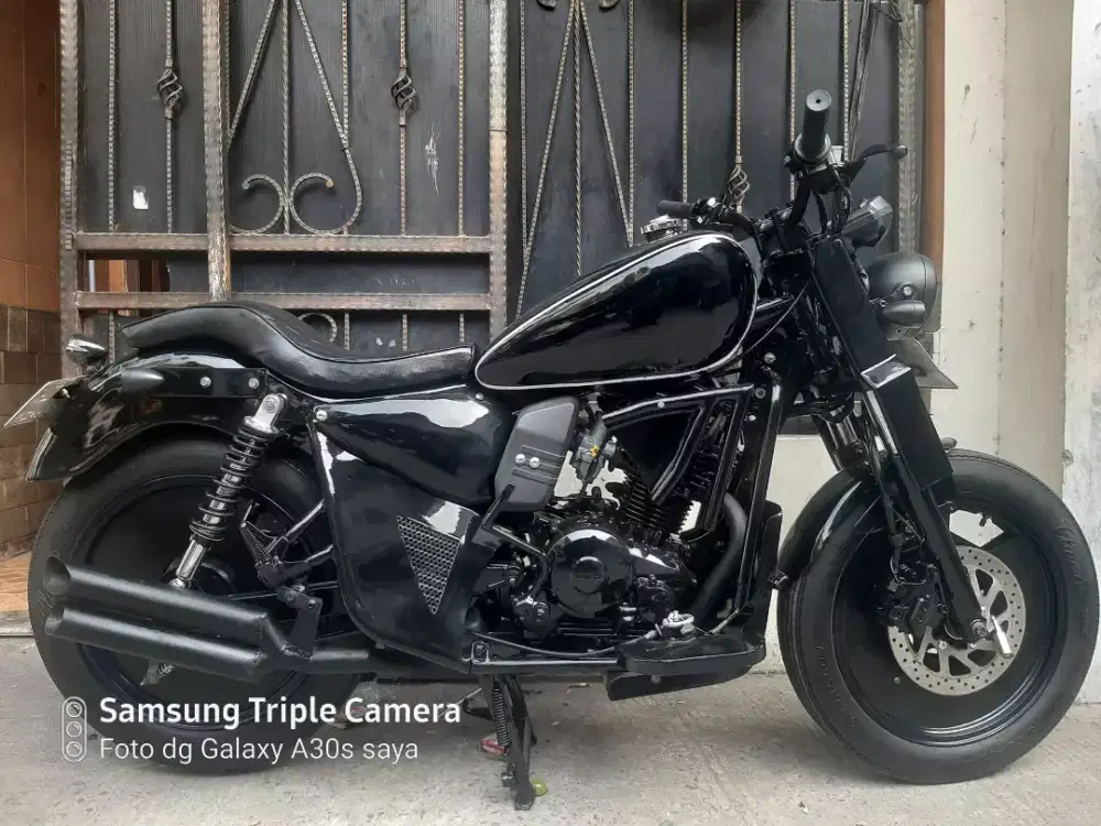 Motor custom boomber indian