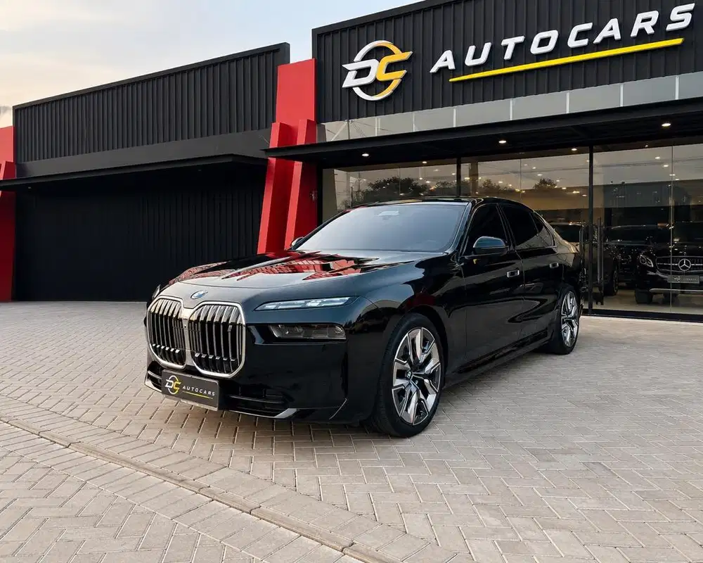 BMW i7 Gran Lusso 2023