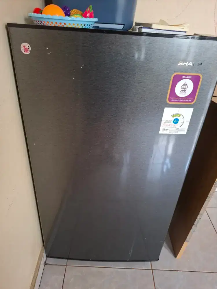 Jual kulkas sharp 1 pintu semua normal pemakaian ex penyimpanan asip
