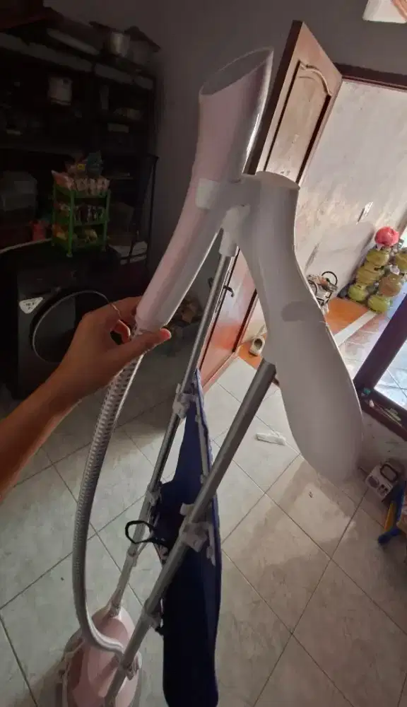 Setrikaan uap berdiri (Philips EasyTouch / Stand Steamer 1000 Series)