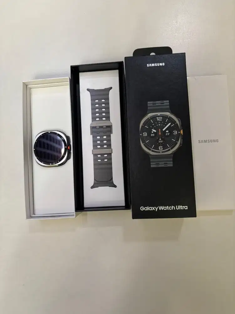 Galaxy watch ultra Titanium Silver