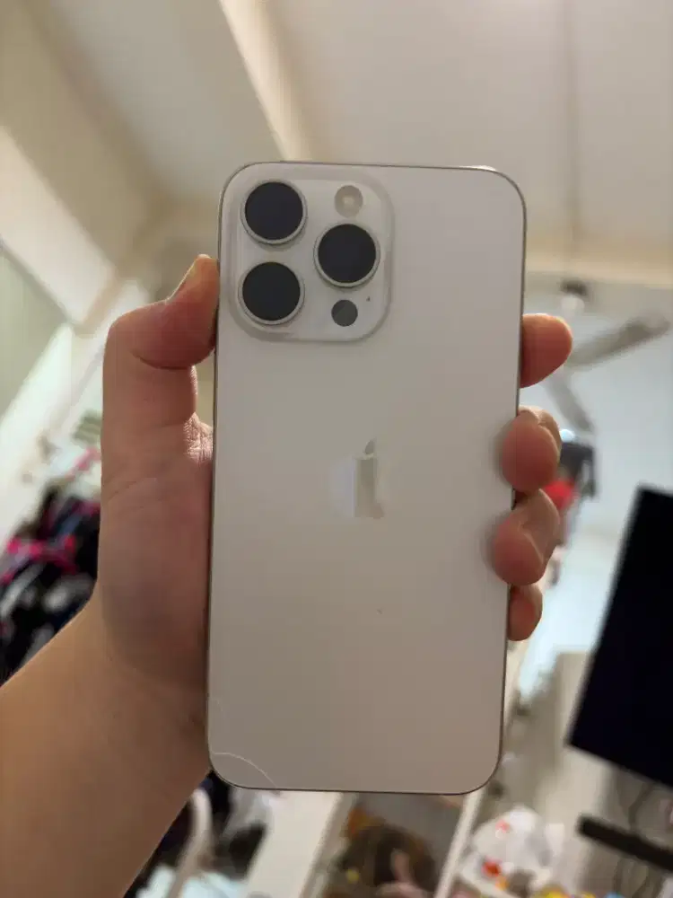 Dijual iPhone 15 Pro Max 256GB – Bekas Pemakaian Sendiri