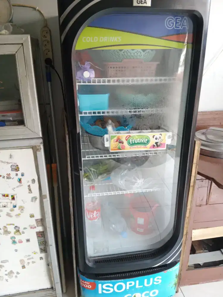 Di jual Showcase merk Gea 4 rak
