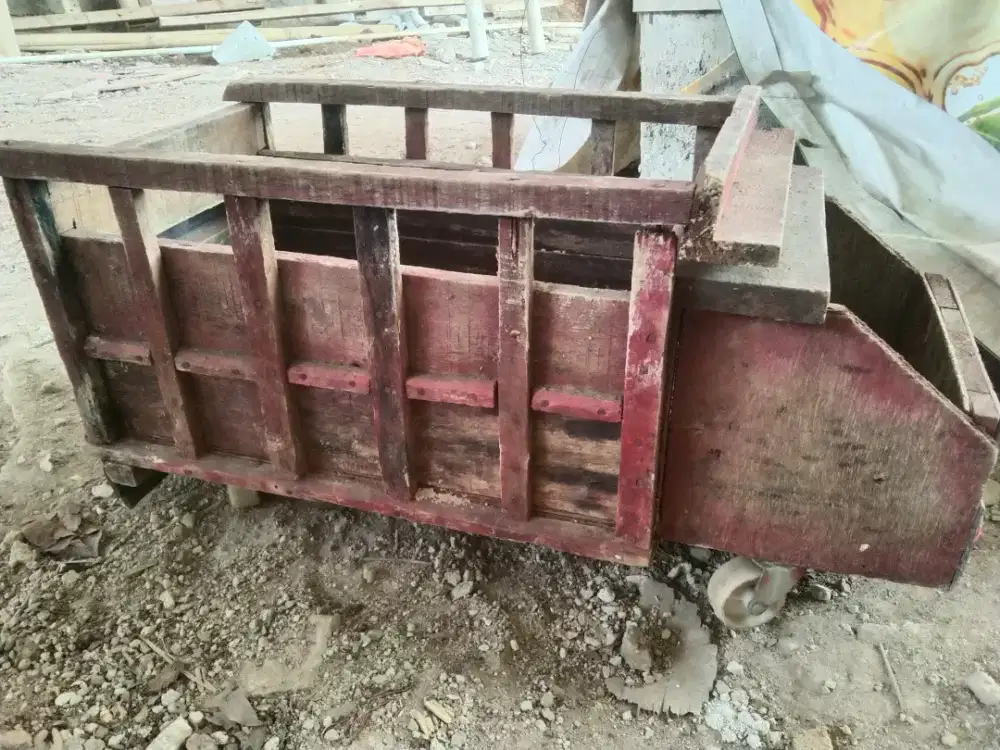 Mobilan anak dari kayu