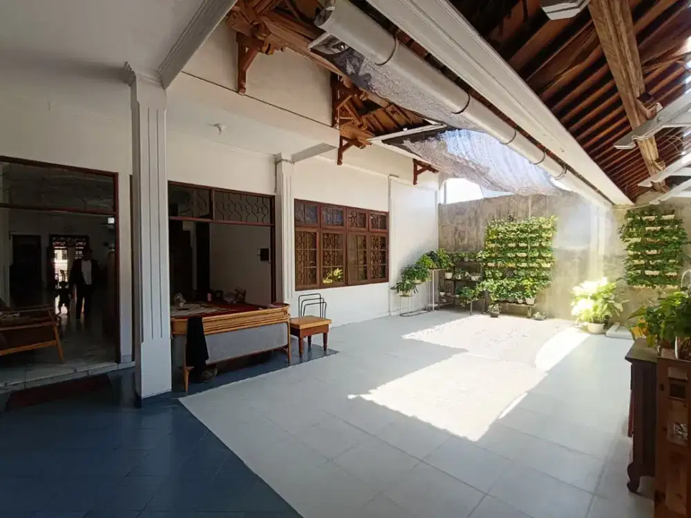 Dijual - Rumah Cantik dan Strategis, Furnished di Daerah Denpasar Barat