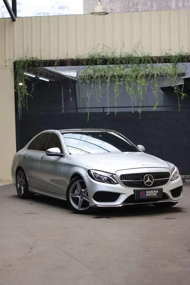 MERCEDES BENZ C300 AMG LINE 2017