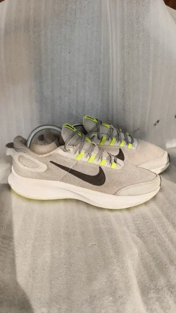 sepatu Nike Runallday 2 Grey Fog/Black-Volt