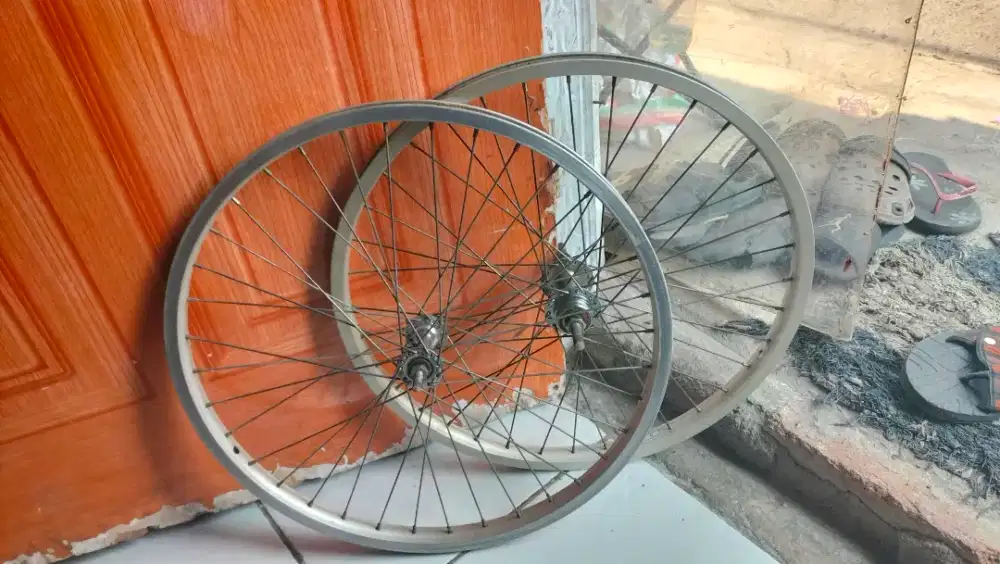 Velg 20 x 1 3/8 atau 20 +