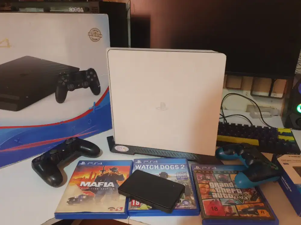 Ps4 slim white ofw 1tb fullset plus BD