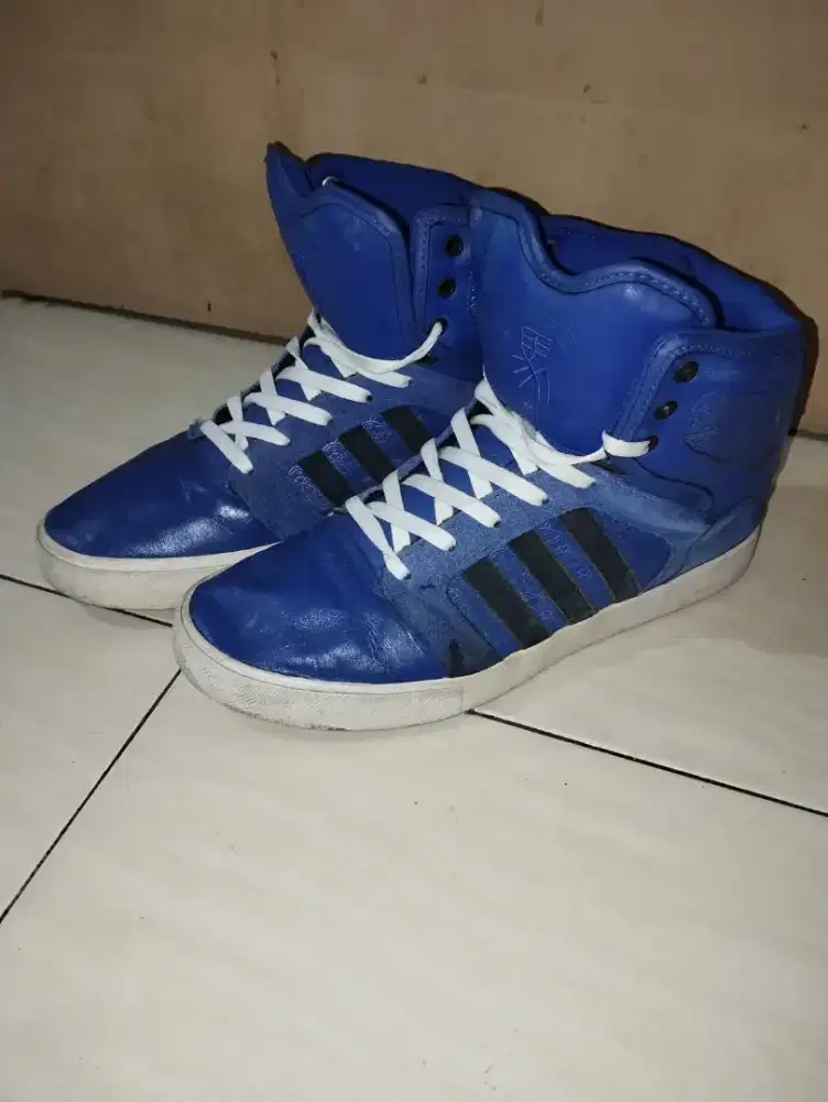 Sepatu   Adidas
