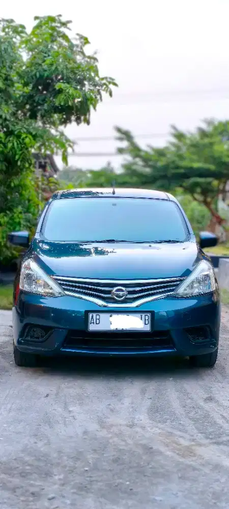 Dijual Nissan Grand Livina 2013 Matic