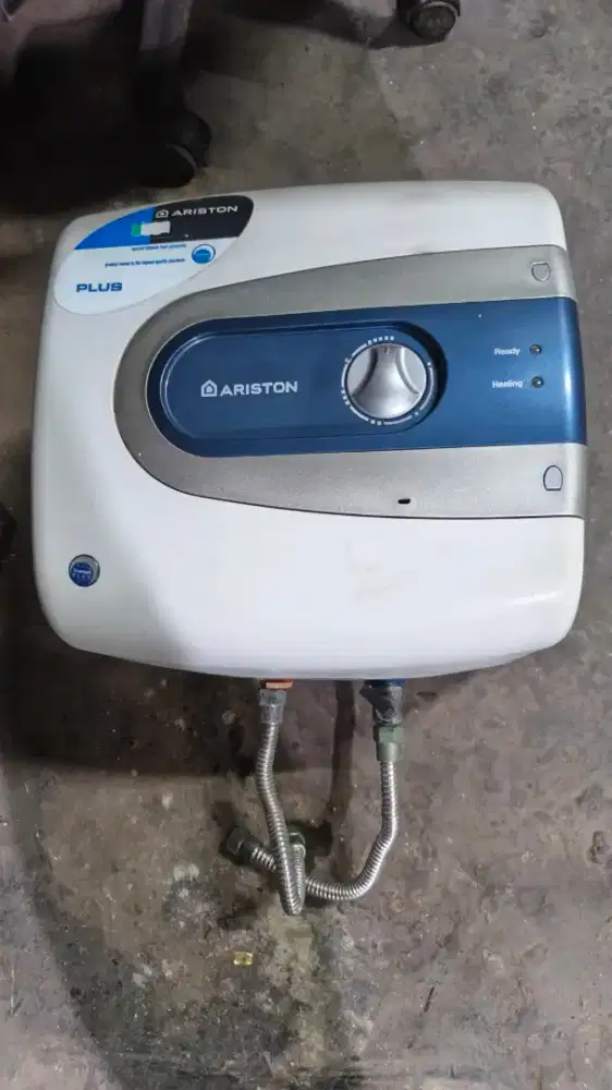Water heater ariston