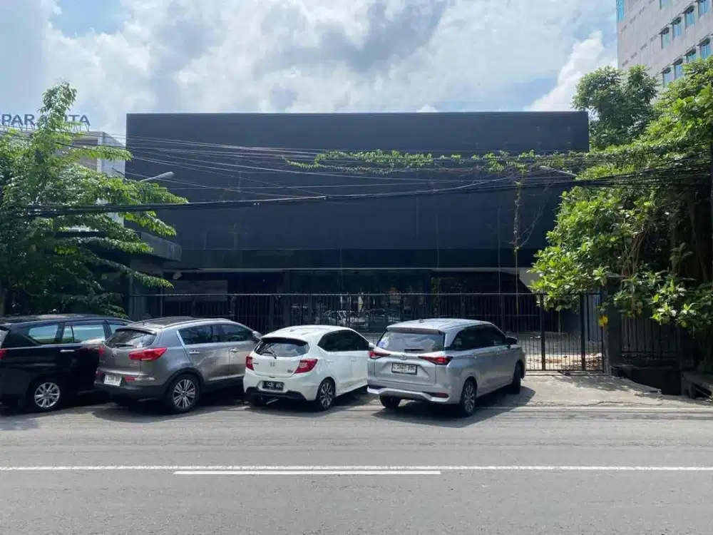 raya Diponegoro jual ex showroom strategis nol jalan raya pusat kota surabaya