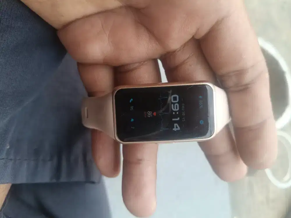 Huawei band 6 minus