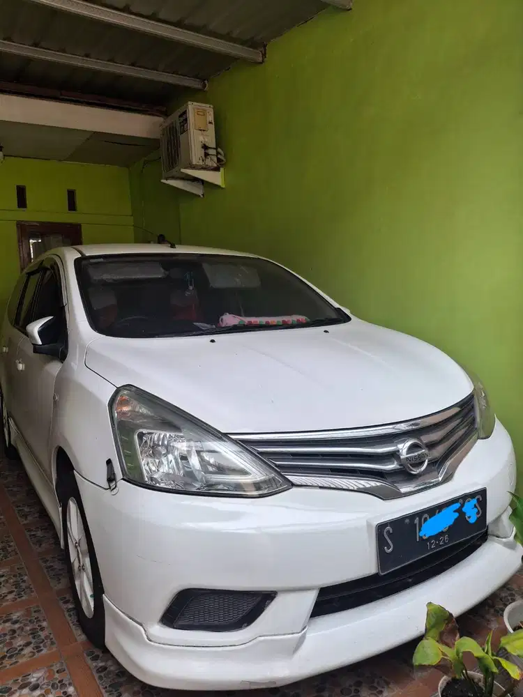 Jual grand livina xv 2015 pemakaian 2016,km 80k ,kaki2 roda baru ganti